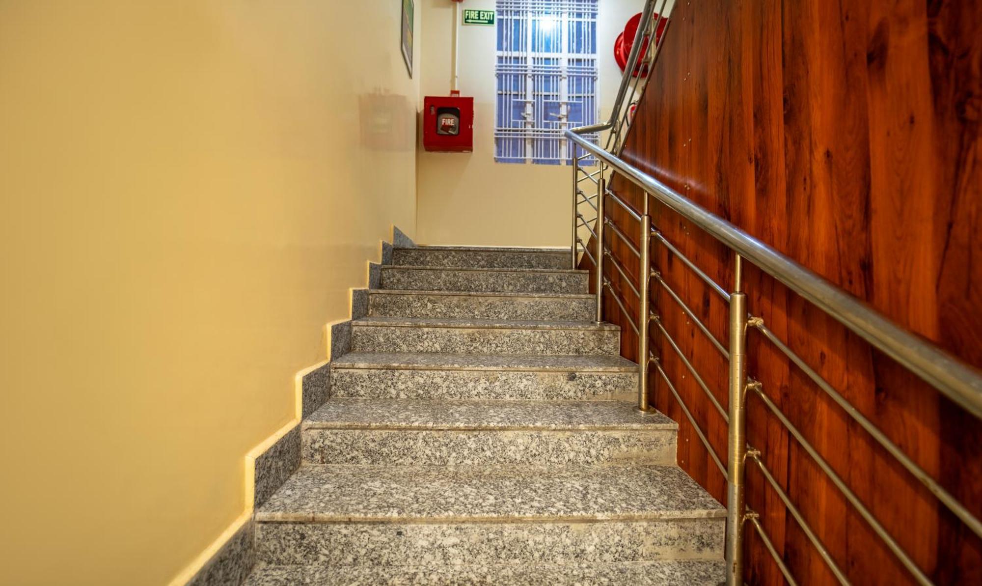 Treebo Taj Square, 10 Mins From Airport Hotel Patna  Exterior photo